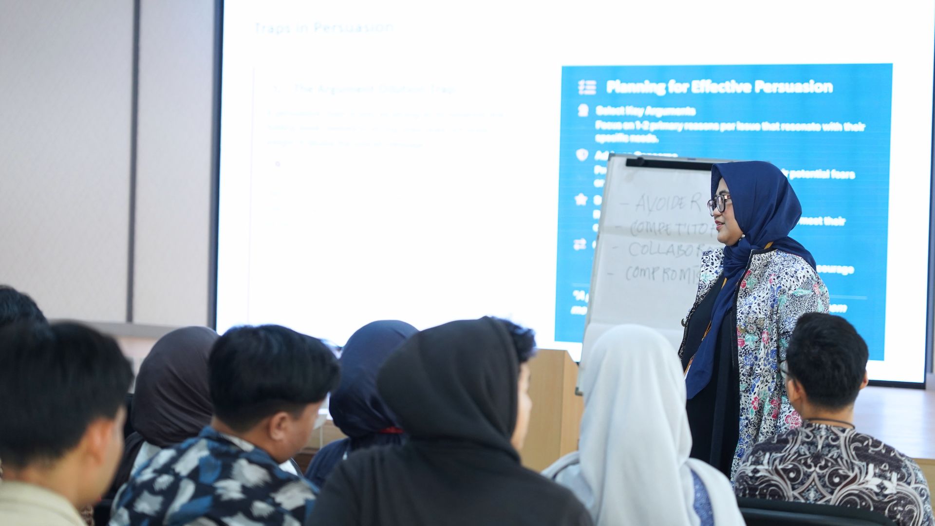 Membangun Kesiapan Bahasa Inggris Akademik: Langkah Awal Angkatan Perintis Menuju Perkuliahan Global
